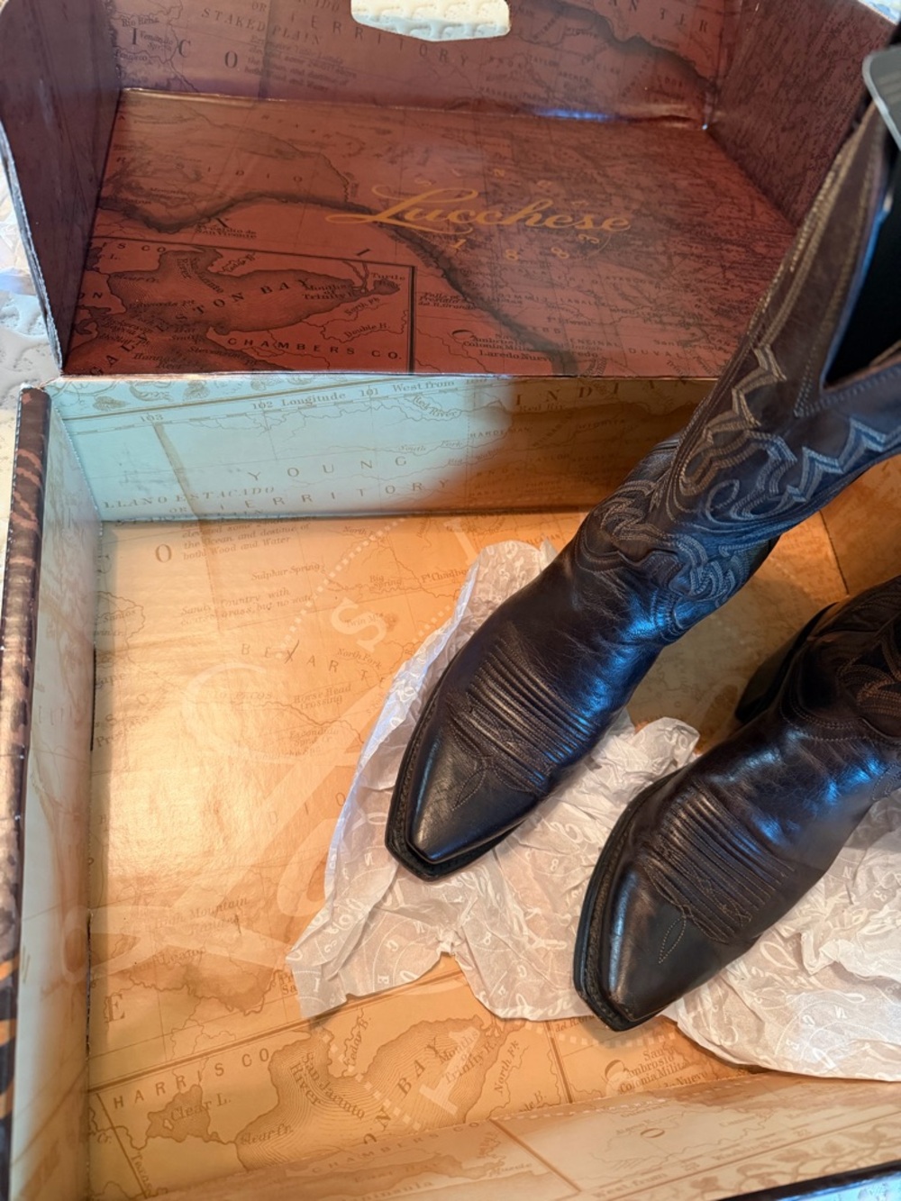 Lucchese Women’s Brown Western Cowboy Boots. Perfect condition - Picture 3 of 4